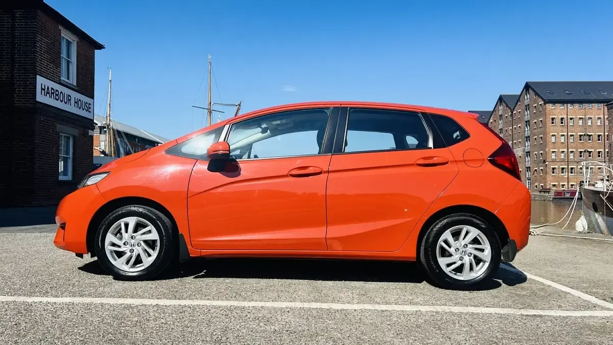 Used Honda Jazz SE 102 HP (75 kW) 2016 Orange Hatchback
