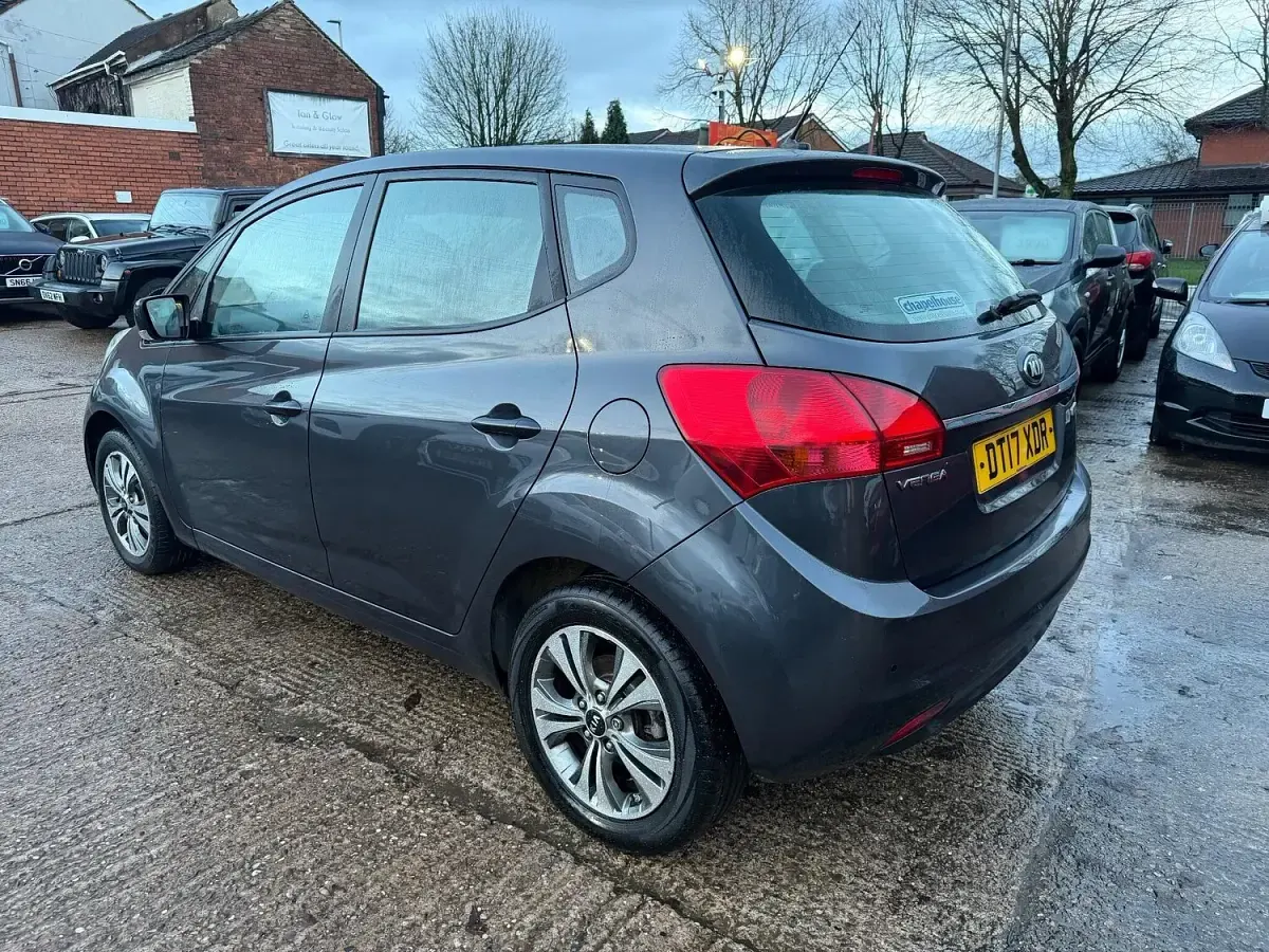 Used Kia Venga 90 HP (66 kW) 2017 Silver Hatchback