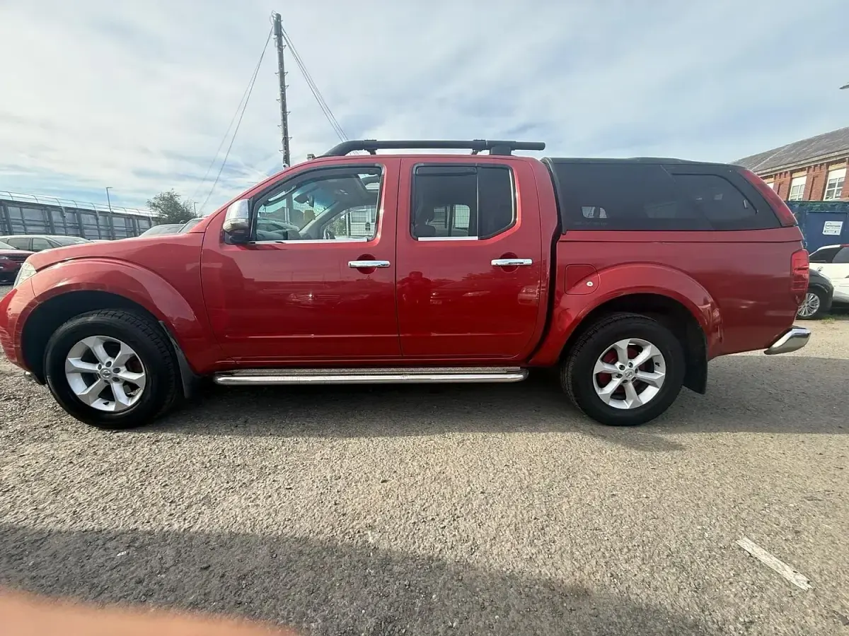 Used Nissan Navara Tekna 2010 Red Pickup