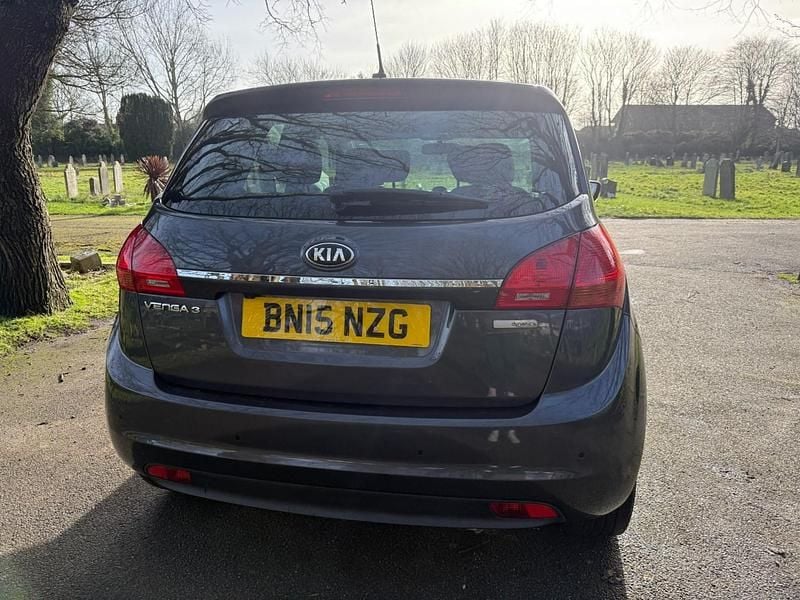 Used Kia Venga 123 HP (90 kW) 2015 Silver Hatchback