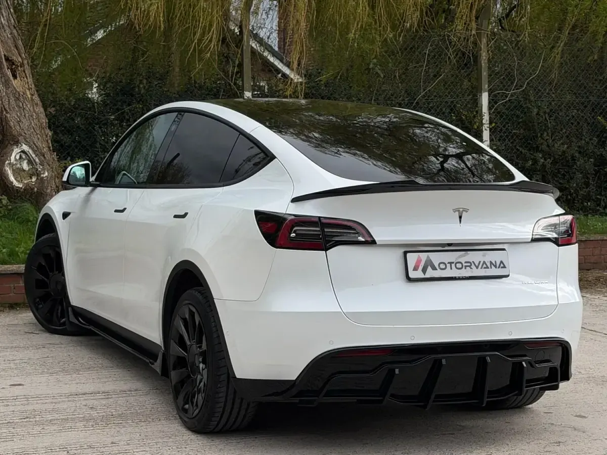 Used Tesla Model Y Long Range AWD 378 kW (514 HP) 2022 White SUV