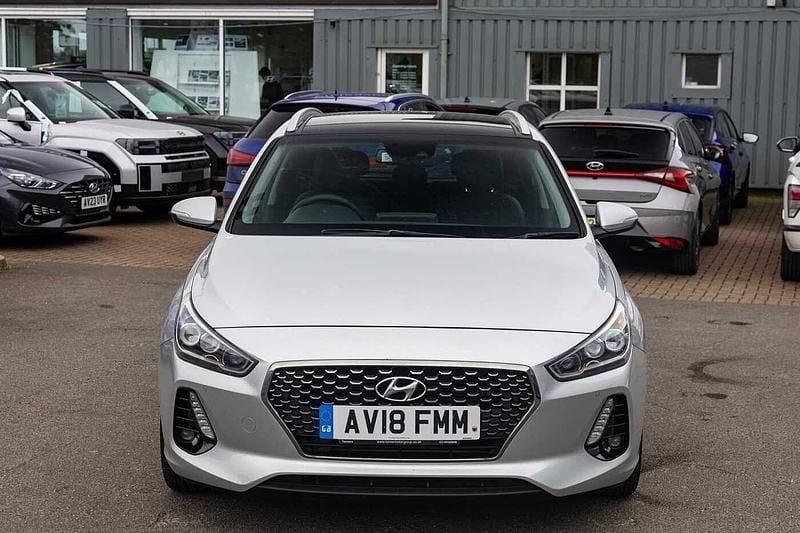 Used Hyundai i30 Premium SE 140 HP (102 kW) 2018 Silver Estate