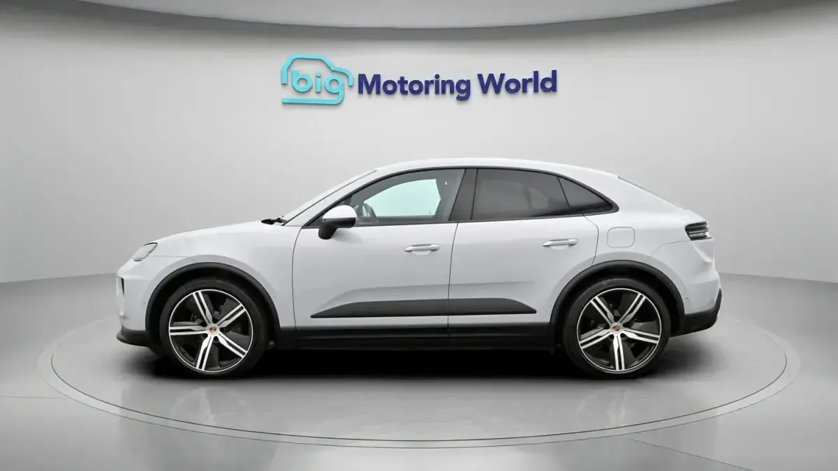 Used Porsche Macan Performance Package 330 kW (449 HP) 2025 Grey SUV
