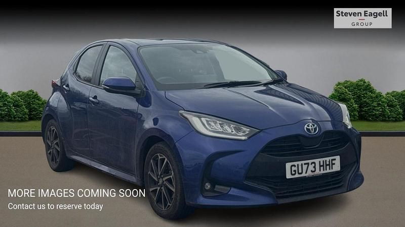 Used Toyota Yaris Hybrid Design 2023 Blue Hatchback