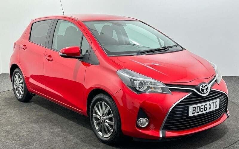 Used 2016 Toyota Yaris Hatchback | £7,972 (Fair price) - Image 1/4