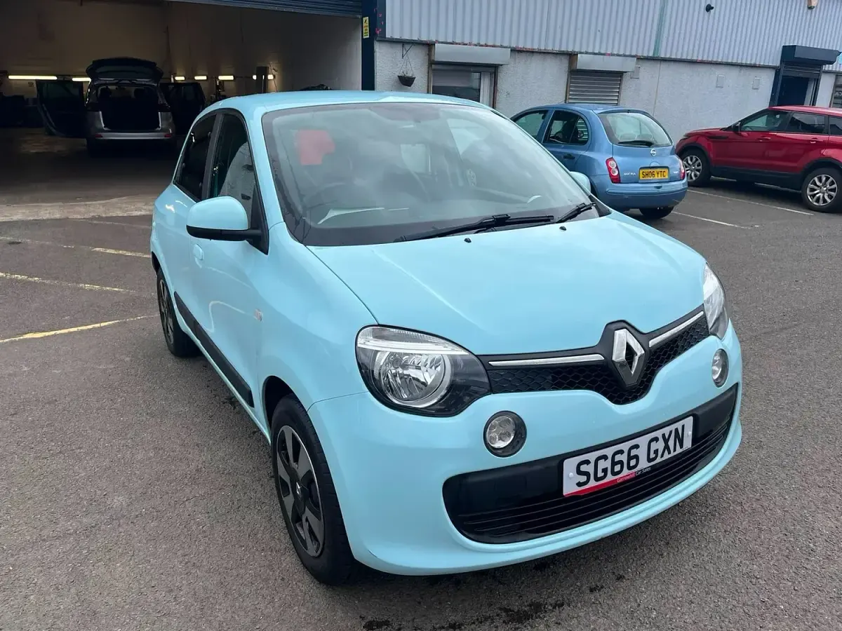 Used Renault Twingo Play 70 HP (51 kW) 2016 Blue Hatchback