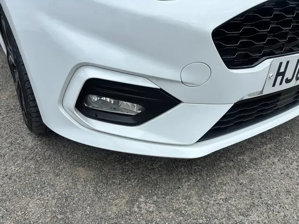 Second-hand Ford Fiesta ST-Line 140 CP (102 kW) 2019 Alb Hatchback
