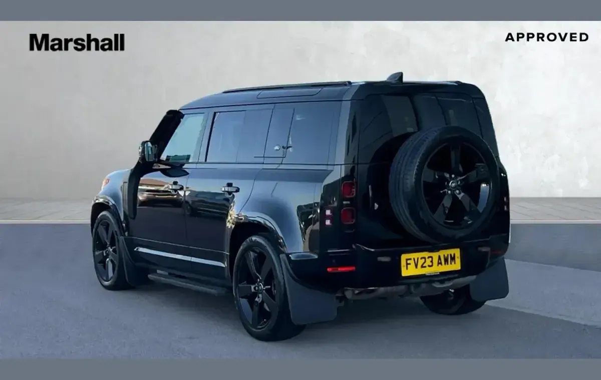 Usado Land Rover Defender HSE Dynamic 300 CV (220 kW) 2023 Negro SUV