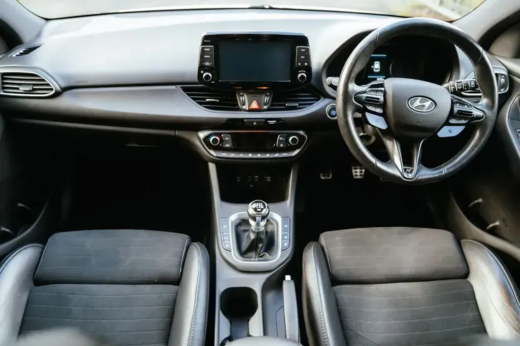 Used Hyundai i30 N Performance 275 HP (202 kW) 2020 White Hatchback