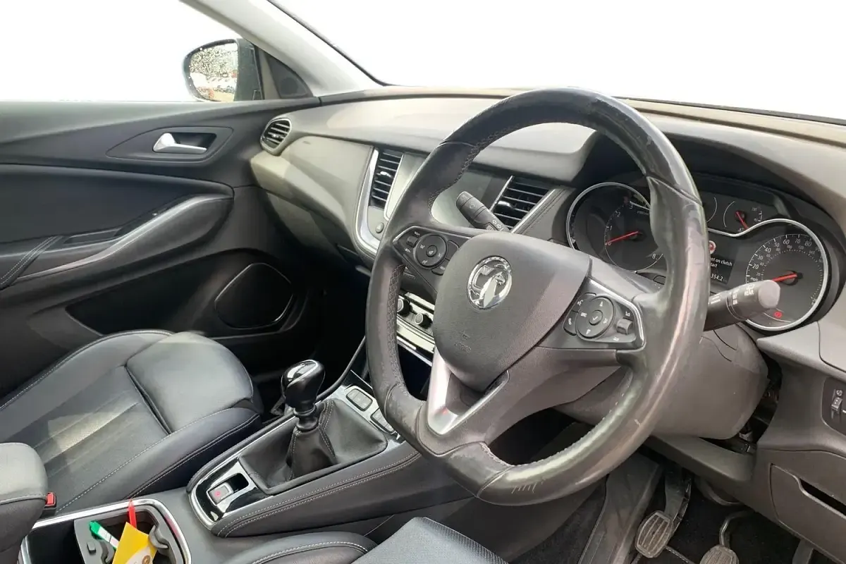 Usado Vauxhall Grandland X Elite 131 CV (96 kW) 2020 Gris SUV