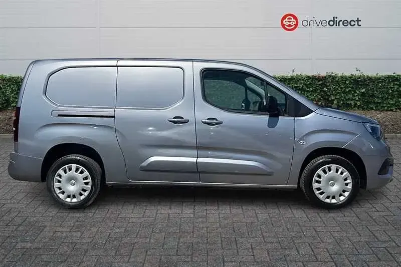 Second-hand Vauxhall Combo S 100 CP (73 kW) 2023 Gri Monovolum