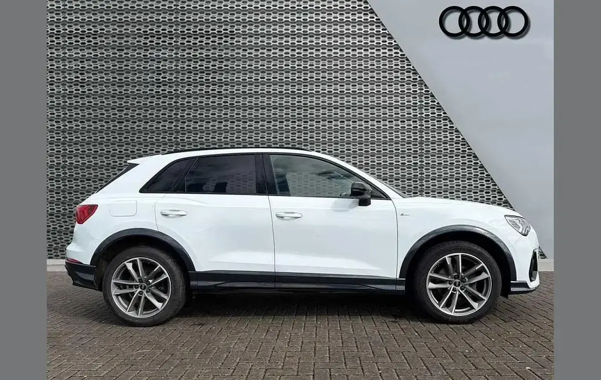 Used Audi Q3 Black Edition 150 HP (110 kW) 2021 White SUV