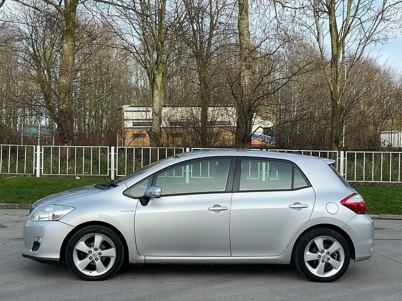 Used Toyota Auris Hybrid T4 2011 Silver Hatchback