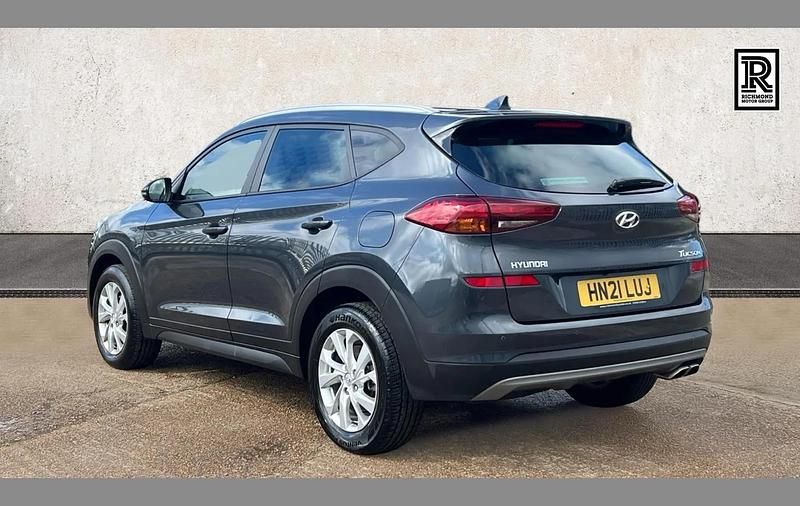Usado Hyundai Tucson SE 136 HP (100 kW) 2021 Cinzento SUV