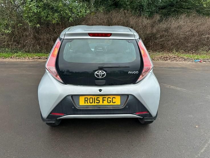Used Toyota Aygo x-press 69 HP (50 kW) 2015 Silver Hatchback