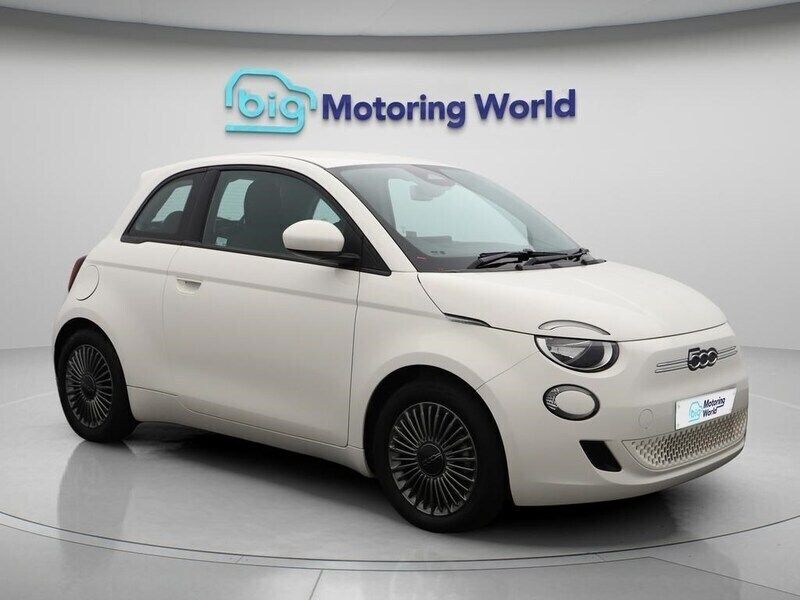 White Used 2022 Fiat 500e Icon Hatchback | £11,000 (Good price) - Image 1/4