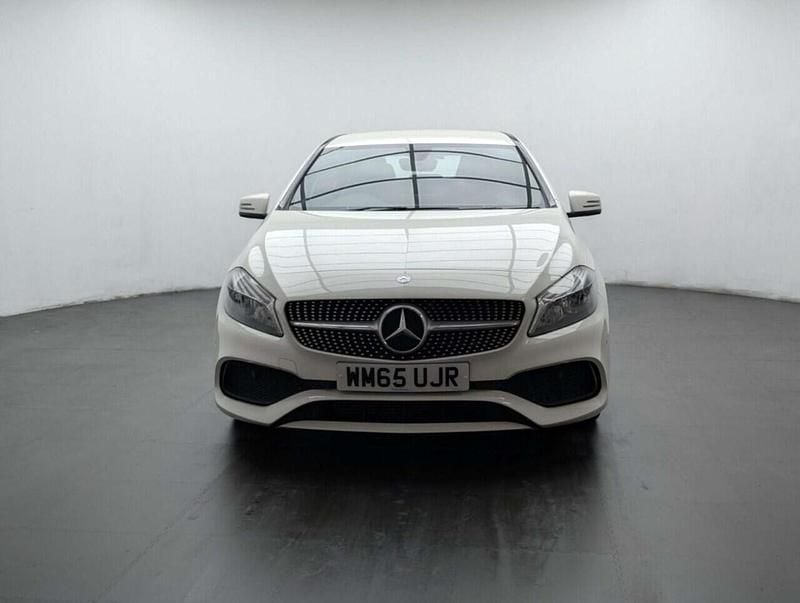 Used Mercedes A180 Executive 109 HP (80 kW) 2016 White Hatchback