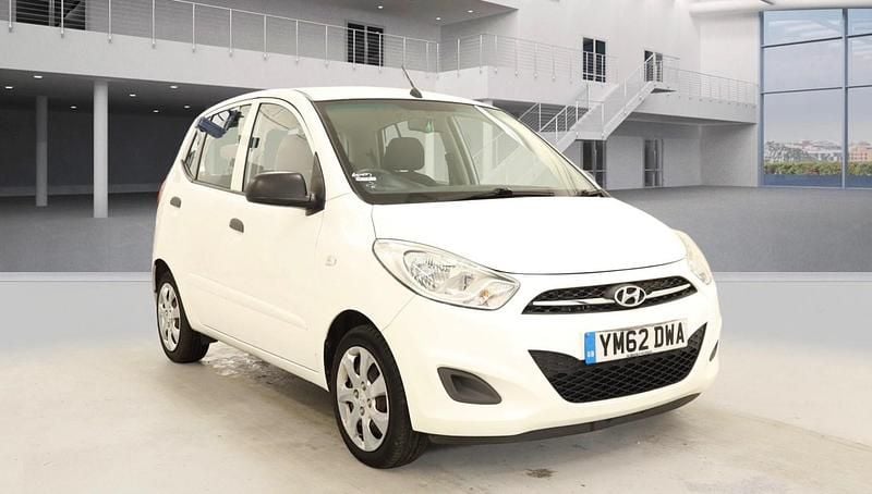 Used Hyundai i10 Classic 85 HP (62 kW) 2013 White Hatchback