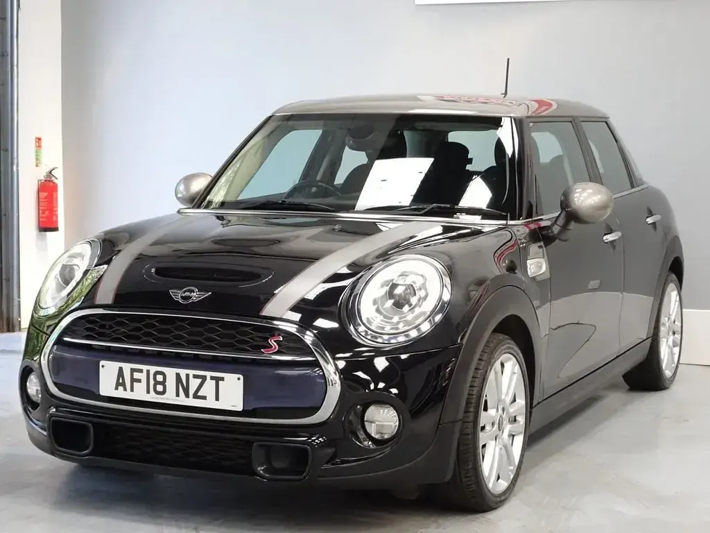 Used Mini Cooper S Hatch 192 HP (141 kW) 2018 Black Hatchback