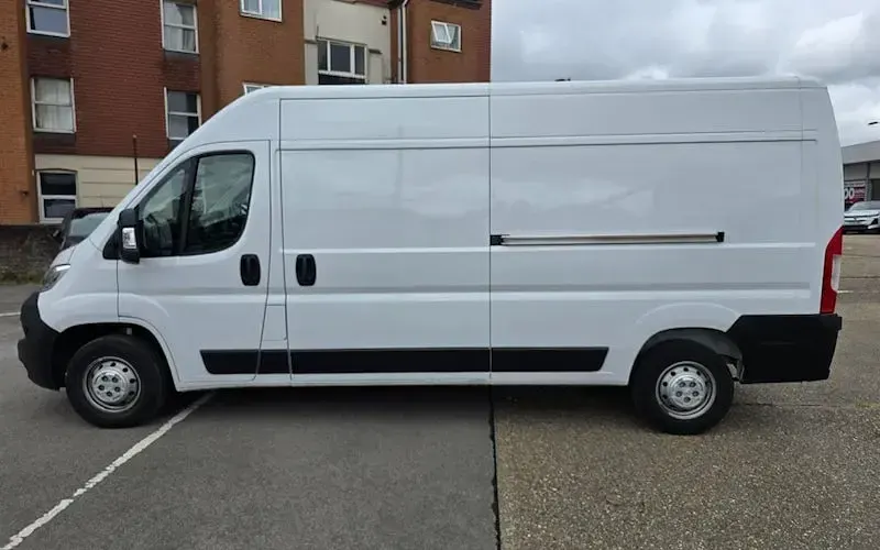 Used Citroën Relay 140 HP (102 kW) 2023 White Van