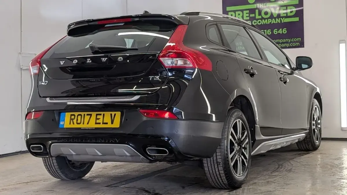 Used Volvo V40 Plus 2017 Black Hatchback
