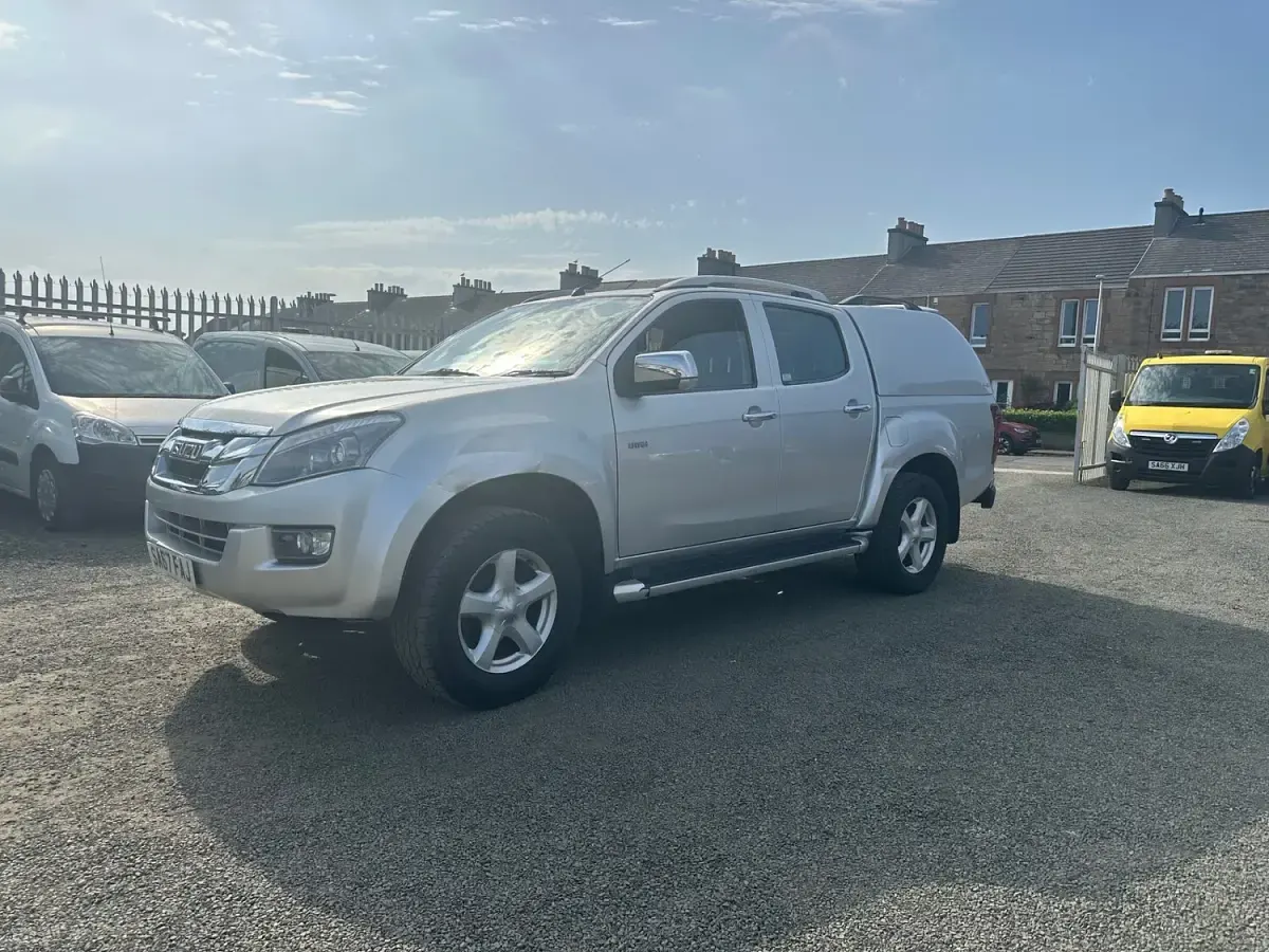 Used Isuzu D-Max 2017 Silver Pickup