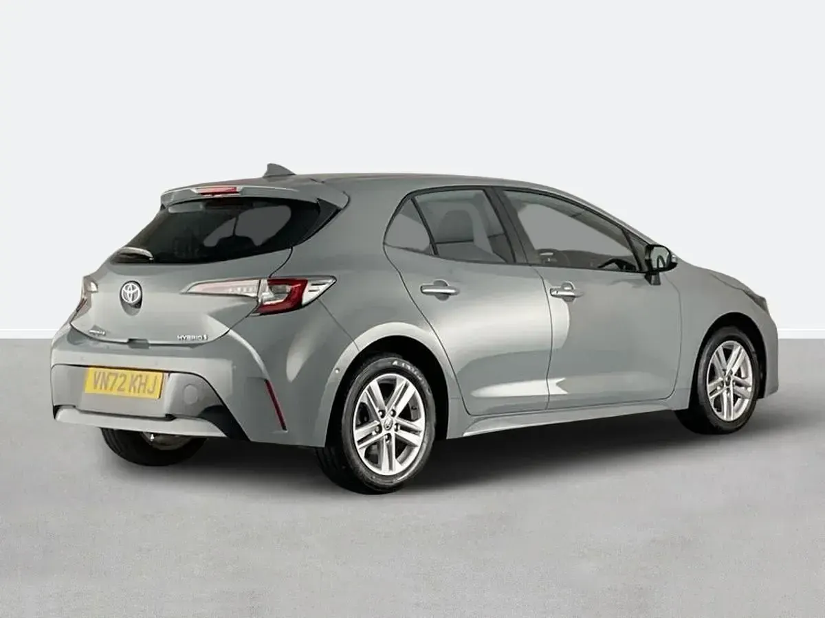 Usado Toyota Corolla 2023 Gris Utilitario