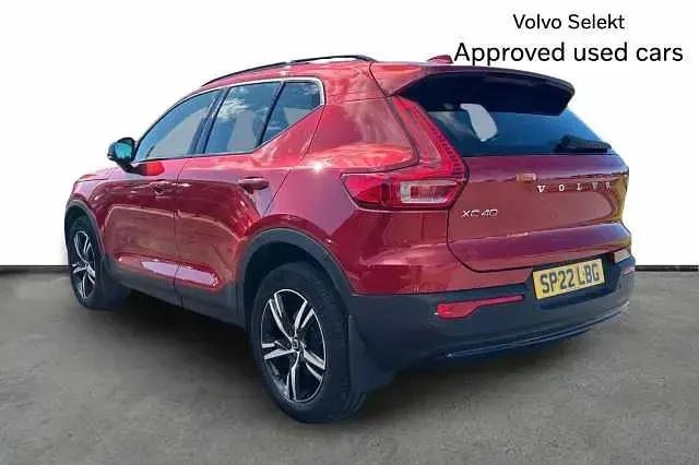 Used Volvo XC40 Plus 161 HP (118 kW) 2022 Red SUV