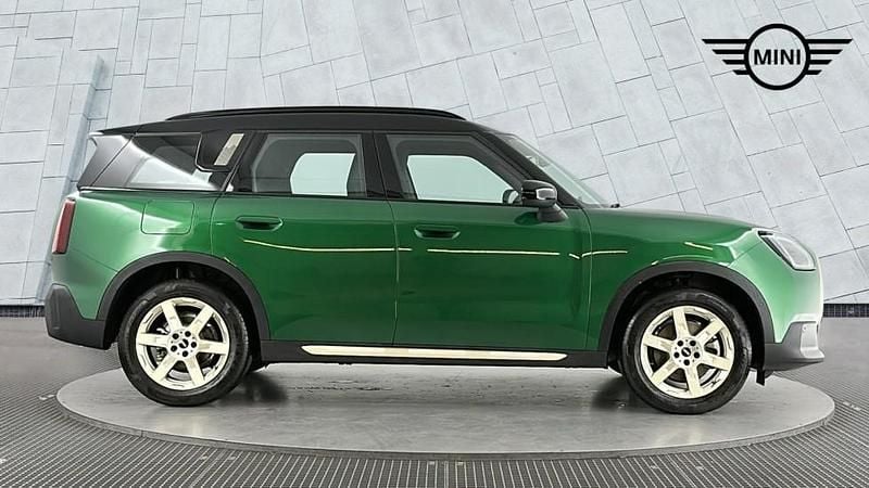 Used Mini Countryman Exclusive 170 HP (125 kW) 2024 Green SUV