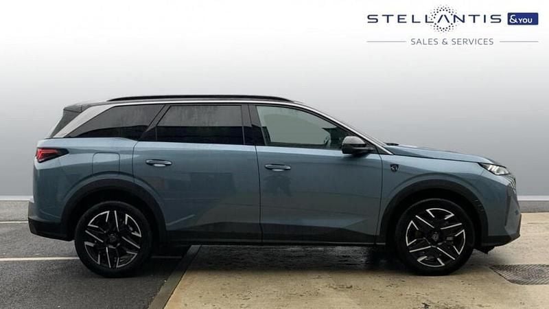 Blue Used 2024 Peugeot 5008 GT MPV | £29,781 - Image 1/4