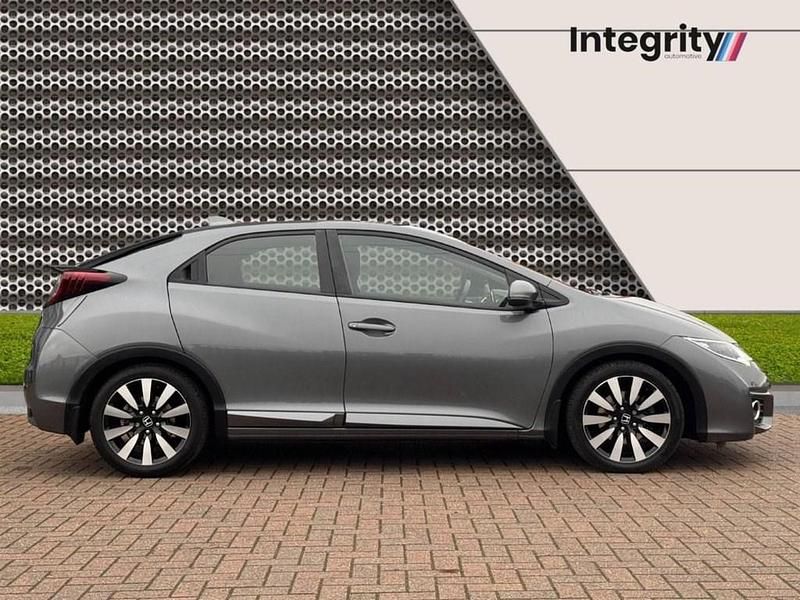 Used Honda Civic SE Plus 142 HP (104 kW) 2017 Grey Hatchback