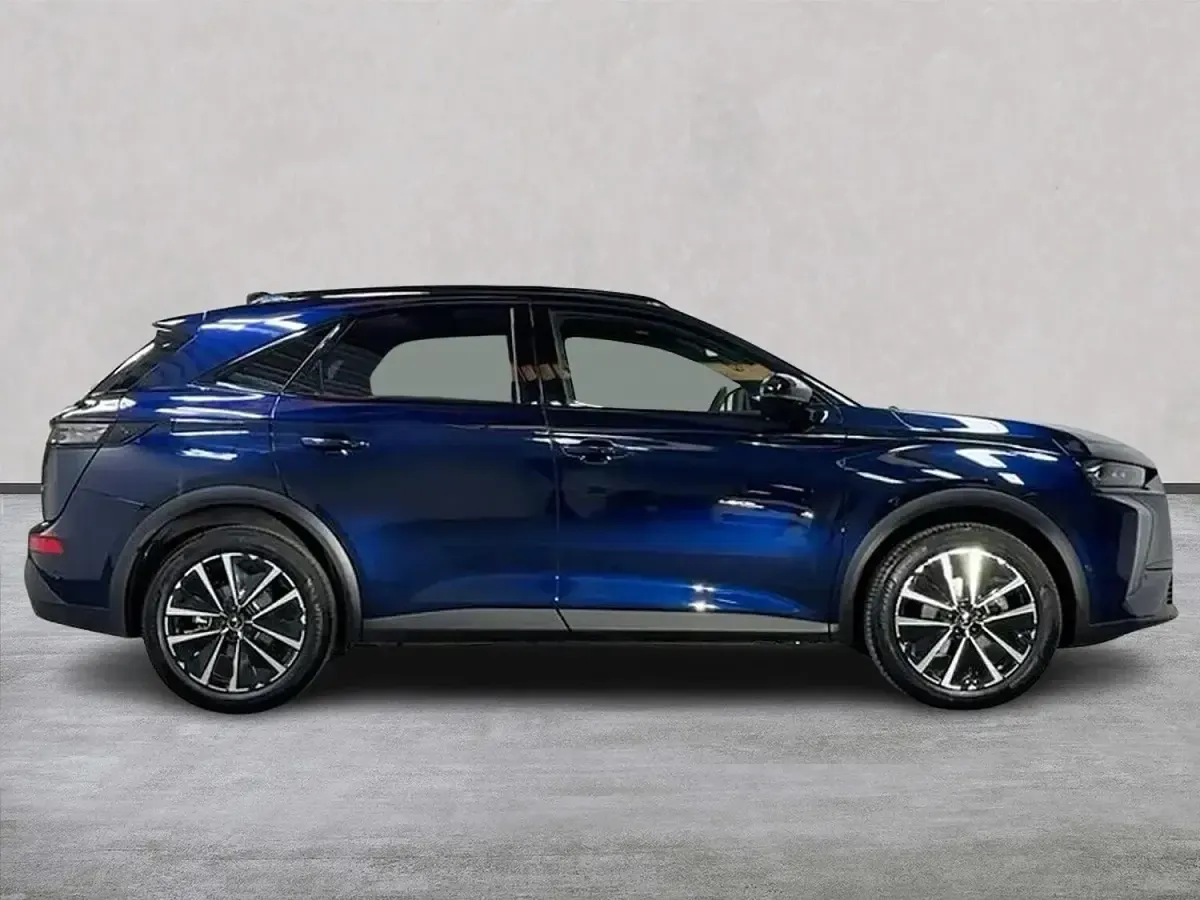 Used DS Automobiles DS7 Crossback 130 HP (95 kW) 2025 Blue SUV