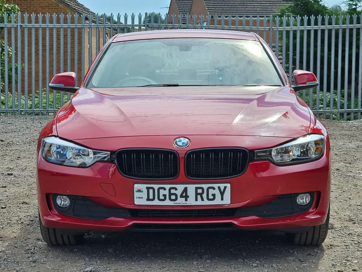 Used BMW 318 Impressive 2014 Red Sedan