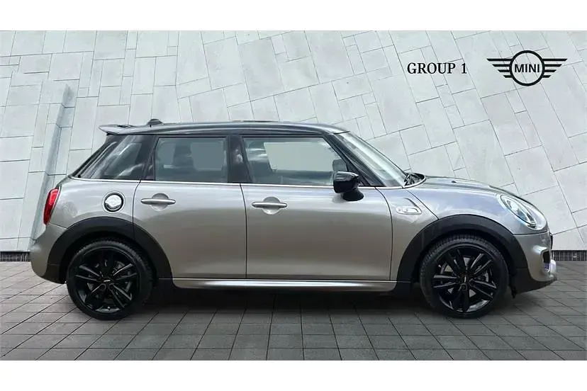 Używany Mini Cooper S Sport 192 KM (141 kW) 2020 Srebrny Hatchback