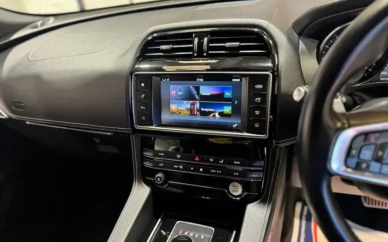 Used Jaguar F-Pace R-Sport 241 HP (177 kW) 2018 Black SUV
