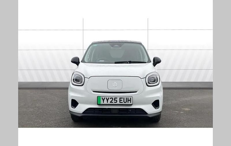 Used Leapmotor T03 69 kW (95 HP) 2025 White Hatchback