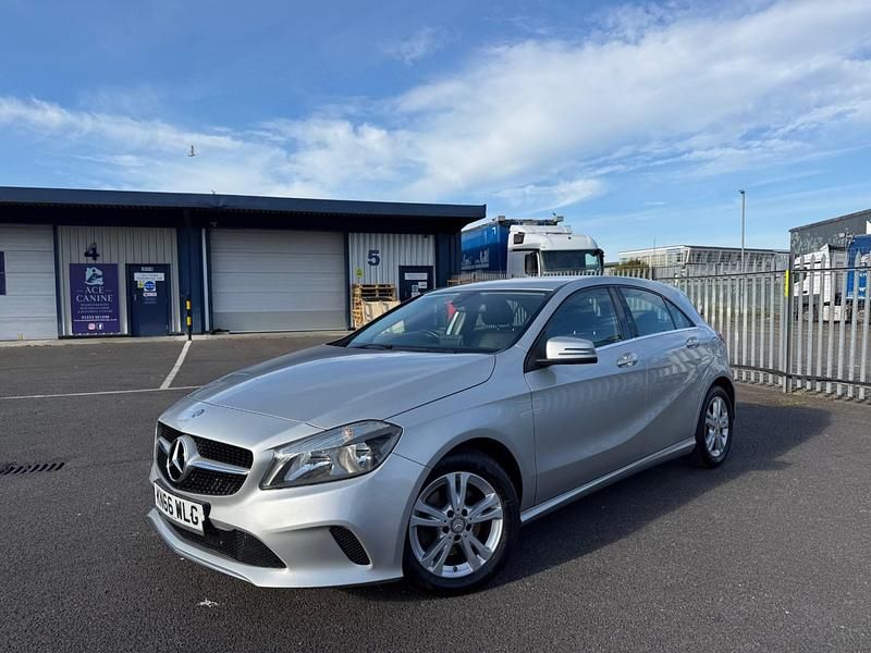 Used Mercedes A180 SE 122 HP (89 kW) 2016 Silver Hatchback