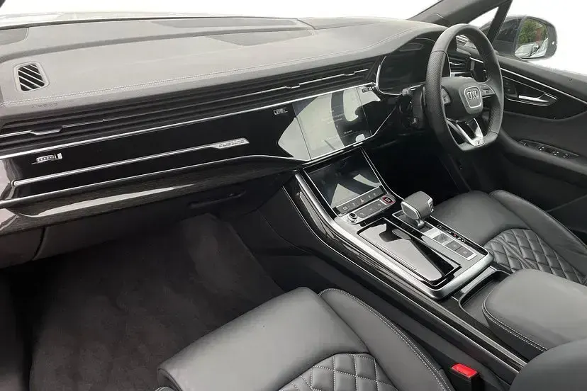 Used Audi SQ7 Advanced 507 HP (372 kW) 2024 Pure white SUV