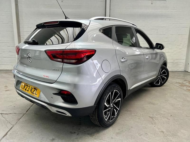 Used MG ZS Exclusive 106 HP (77 kW) 2023 Silver SUV