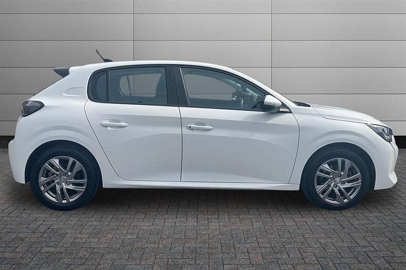 Used Peugeot 208 Active 100 HP (73 kW) 2020 White Hatchback