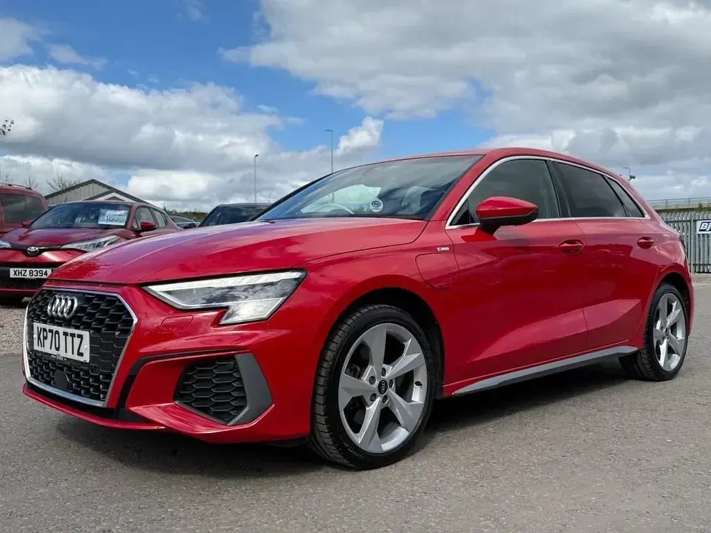 Usado Audi A3 e-tron S-Line 204 CV (150 kW) 2020 Rojo Utilitario