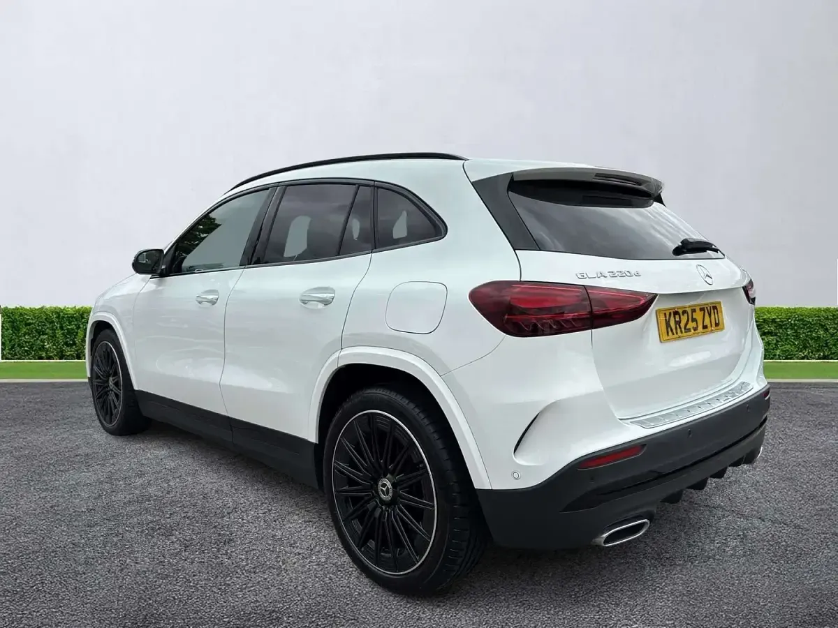 Used Mercedes GLA220 AMG Line Premium Plus 190 HP (139 kW) 2025 White SUV