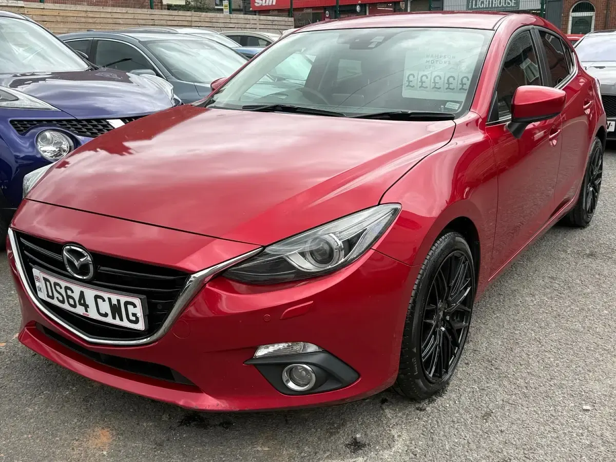 Used Mazda 3 Inclusive 120 HP (88 kW) 2014 Red Hatchback