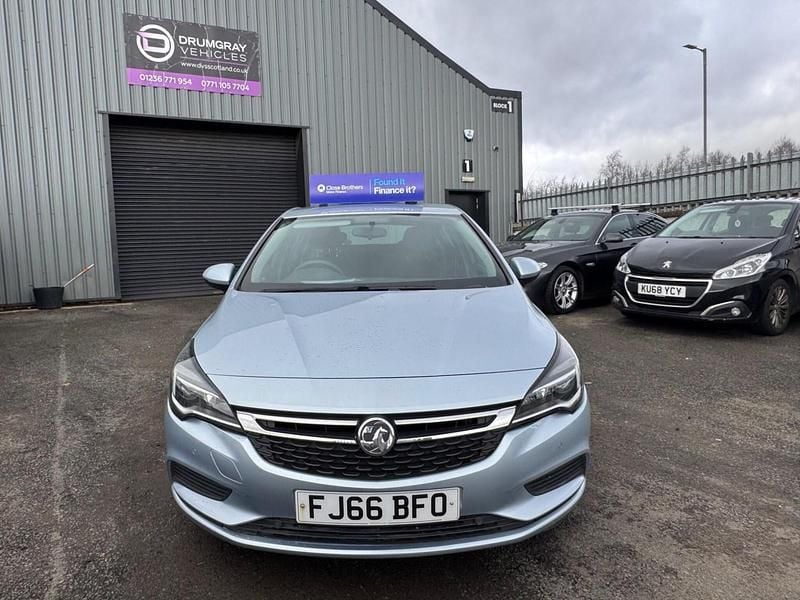 Used Vauxhall Astra Design Edition 2017 Silver Hatchback