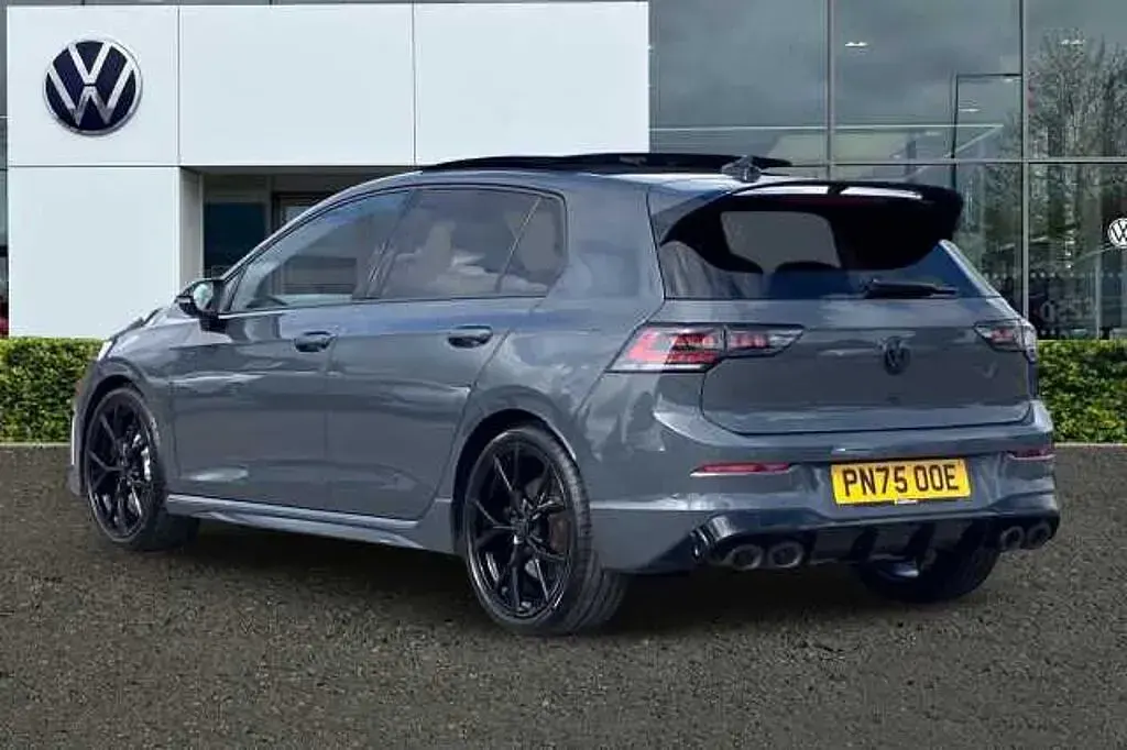 Used VW Golf VIII R 333 HP (244 kW) 2026