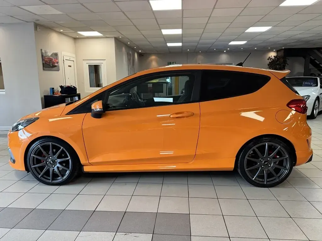 Used Ford Fiesta Performance Edition 200 HP (147 kW) 2020 Orange Hatchback