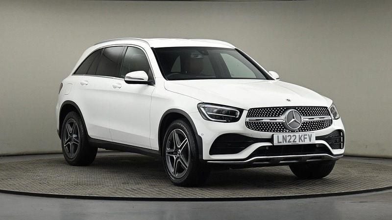 Polar white standard finish Used 2022 Mercedes GLC220 AMG line SUV | £27,000 (Fair price) - Image 1/4