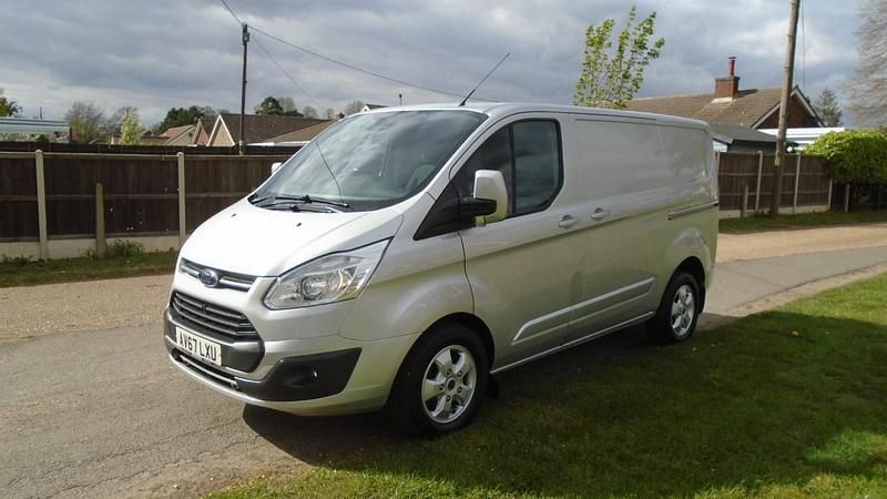 Used Ford Transit Custom Limited 170 HP (125 kW) 2017 Silver Van