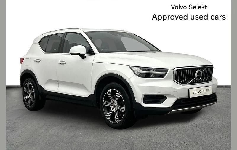 Used Volvo XC40 Inscription 197 HP (144 kW) 2021 White SUV