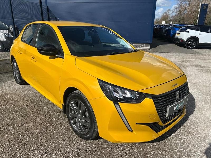 Used Peugeot 208 Active Premium 74 HP (54 kW) 2022 Yellow Hatchback